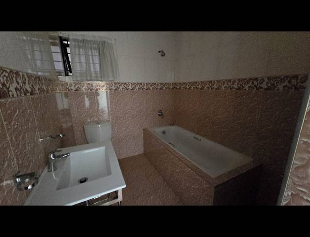 12 BEDROOM FREEHOLD FOR SALE IN WINCHESTER HILLS